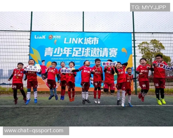 澎湃正品足球装备助力球迷激情挥洒青春梦想尽情享受绿茵场上的精彩瞬间