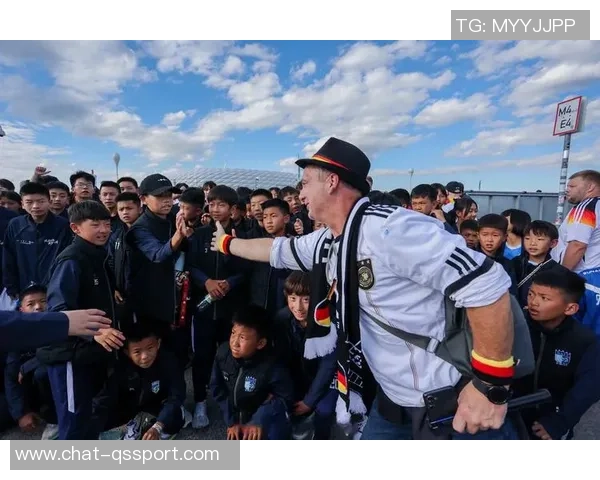 解放军足球队奋勇拼搏展现军人风采助力国家体育事业发展